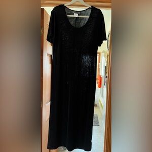 Women’s Slinky brand black maxi Dress black Medium short sleeve